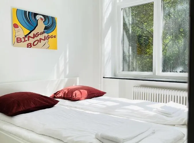 Aday - Mansion - Open Bright With Garden