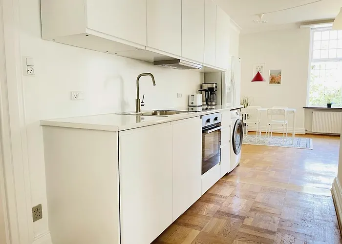 Aday - Mansion - Open Bright With Garden 公寓 奥尔堡